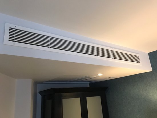 تمیز کردن و سرویس دوره‌ای دریچه تهویه هوا